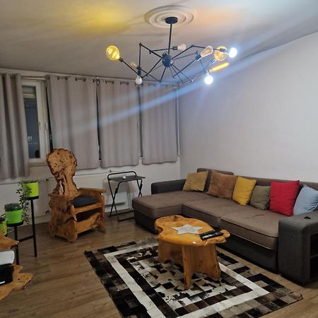 Aaa Apartment Приштина Экстерьер фото